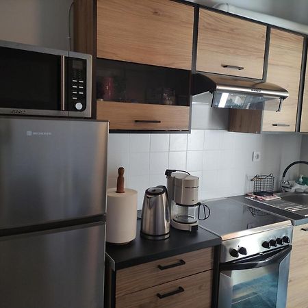 Love Truth Life Apartment Piraeus Bagian luar foto