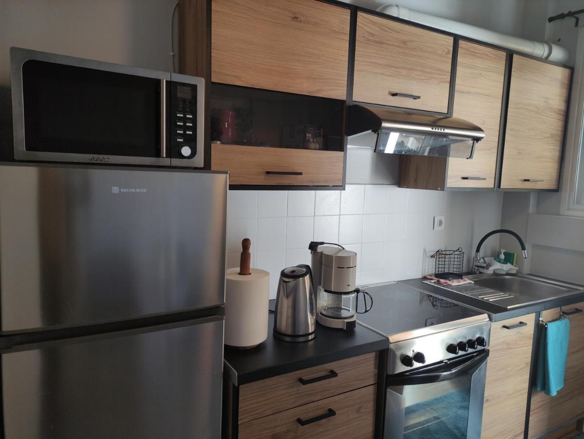 Love Truth Life Apartment Piraeus Bagian luar foto